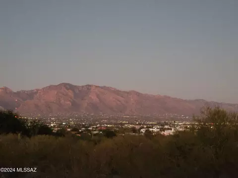 2929 N Sunrock Ln, Tucson, AZ 85745