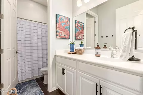 Bath - 9420 E Adriana Way, Vail, AZ 85641 photo 3 of 4