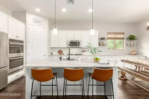 Kitchen - 9420 E Adriana Way, Vail, AZ 85641 photo 3 of 6