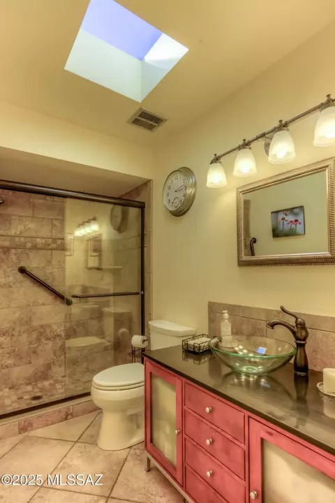 Bath - 41 E Mediterranean Dr, Tucson, AZ 85704 photo 2 of 2