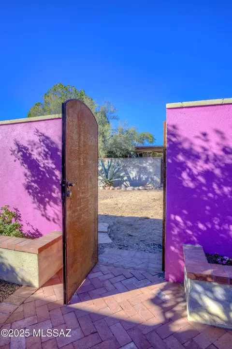 Exterior - 41 E Mediterranean Dr, Tucson, AZ 85704 photo 7 of 10