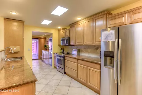 Kitchen - 41 E Mediterranean Dr, Tucson, AZ 85704 photo 4 of 5