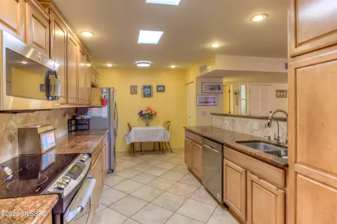 Kitchen - 41 E Mediterranean Dr, Tucson, AZ 85704 photo 3 of 5