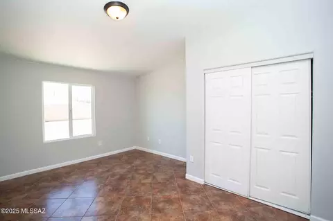 Bedroom - 33 E Walker Pl, Tucson, AZ 85706 photo 2 of 5