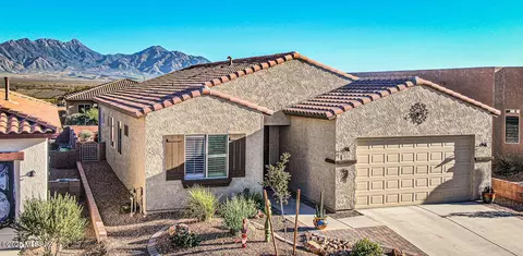 814 N Magellan Scope Trl, Green Valley, AZ 85614