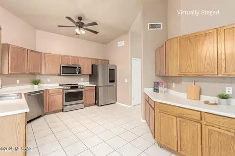 Kitchen - 8622 E Olinga Ct, Tucson, AZ 85747 photo 3 of 3