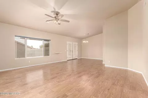 Living - 8622 E Olinga Ct, Tucson, AZ 85747 photo 2 of 4