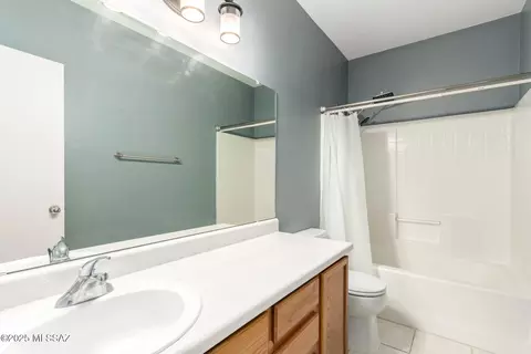 Bath - 8622 E Olinga Ct, Tucson, AZ 85747 photo 3 of 4