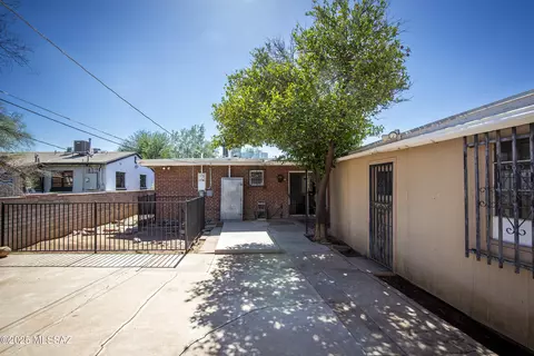 Exterior - 2807 E Beverly Dr, Tucson, AZ 85716 photo 10 of 10