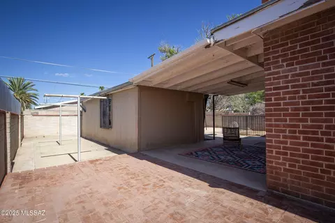 Exterior - 2807 E Beverly Dr, Tucson, AZ 85716 photo 4 of 10