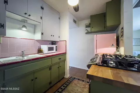 Kitchen - 2807 E Beverly Dr, Tucson, AZ 85716 photo 2 of 5