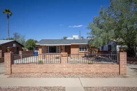 2807 E Beverly Dr, Tucson, AZ 85716