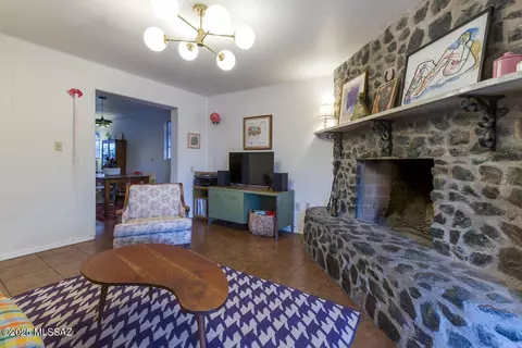 Living - 2807 E Beverly Dr, Tucson, AZ 85716 photo 6 of 7