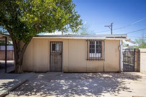 Exterior - 2807 E Beverly Dr, Tucson, AZ 85716 photo 8 of 10