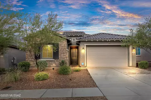 670 E Kalalau Dr, Oro Valley, AZ 85755