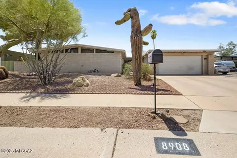 8908 E Maple Leaf Dr, Tucson, AZ 85710