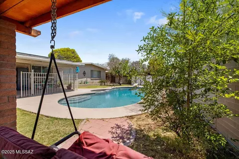 Exterior - 8908 E Maple Leaf Dr, Tucson, AZ 85710 photo 7 of 10