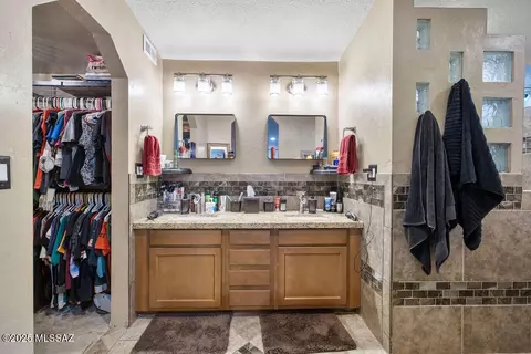 Other - 8908 E Maple Leaf Dr, Tucson, AZ 85710 photo 8 of 10