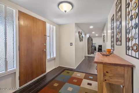Entry Way - 8908 E Maple Leaf Dr, Tucson, AZ 85710 photo 2 of 3