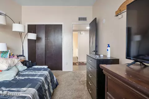 Bedroom - 8908 E Maple Leaf Dr, Tucson, AZ 85710 photo 2 of 4