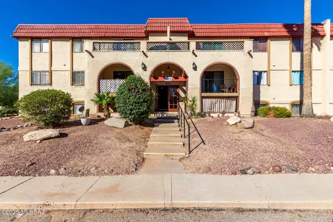 6325 N Barcelona Ln #711, Tucson, AZ 85704