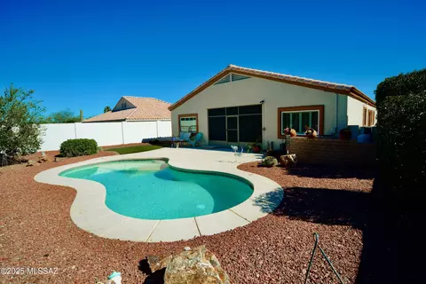 610 W Rio Teras, Green Valley, AZ 85614