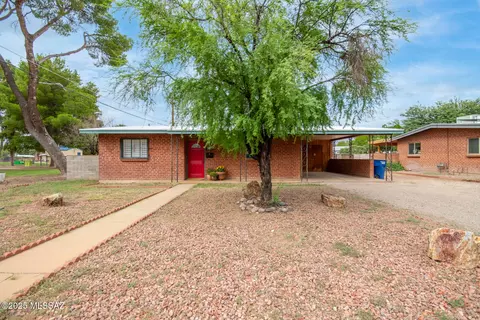 2215 E Calle Alta Vis, Tucson, AZ 85719