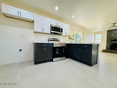 Kitchen - 9032 E 2nd Pl, Tucson, AZ 85710 photo 3 of 5