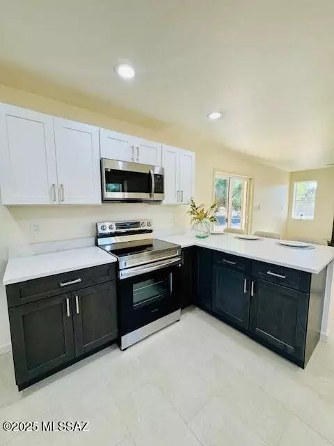 Kitchen - 9032 E 2nd Pl, Tucson, AZ 85710 photo 4 of 5