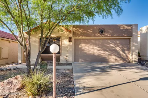 231 E Highcourte Ln, Oro Valley, AZ 85737