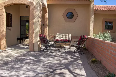 14026 N Green Tree Dr, Oro Valley, AZ 85755