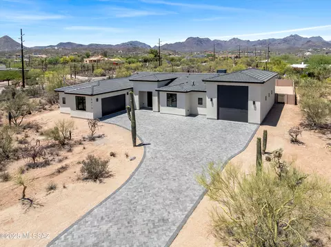 2415 N Lloyd Bush Dr, Tucson, AZ 85745