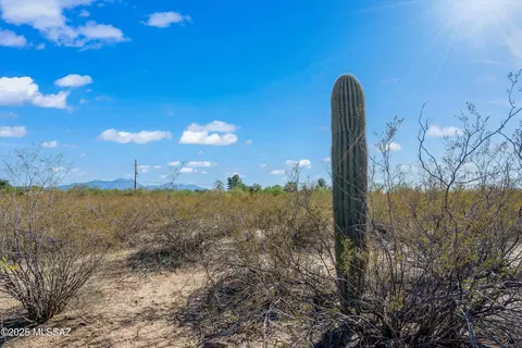 3955 E Dawson Rd, Sahuarita, AZ 85629