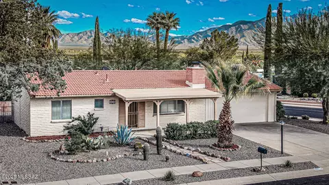 1015 S La Higuera, Green Valley, AZ 85614