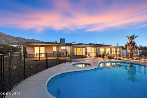 600 W Cool Dr, Tucson, AZ 85704