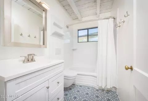 Bath - 4065 E 3rd St, Tucson, AZ 85711 photo 4 of 4
