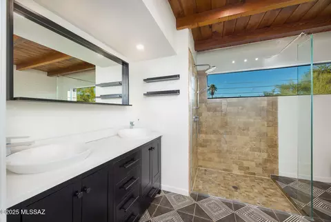 Bath - 4065 E 3rd St, Tucson, AZ 85711 photo 2 of 4