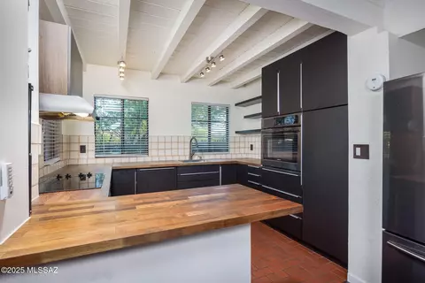 Kitchen - 4065 E 3rd St, Tucson, AZ 85711 photo 1 of 4
