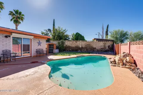 Exterior - 9600 E Watson Dr, Tucson, AZ 85730 photo 7 of 10