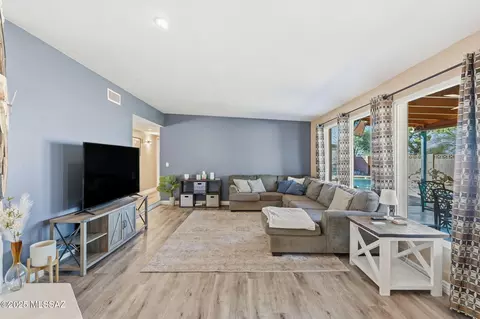 Living - 9600 E Watson Dr, Tucson, AZ 85730 photo 2 of 2