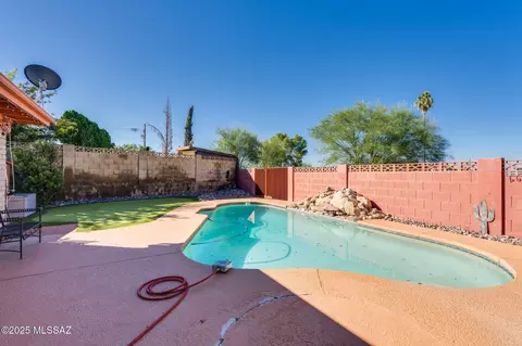 Exterior - 9600 E Watson Dr, Tucson, AZ 85730 photo 6 of 10