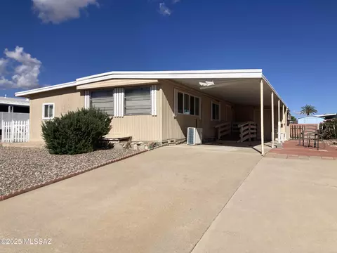 176 W Rama Dr, Green Valley, AZ 85614