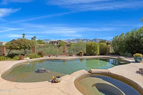 11050 N Canada Ridge Dr, Oro Valley, AZ 85737