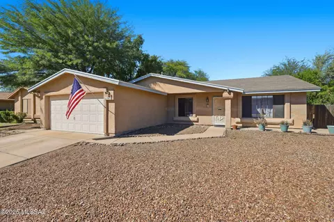 5872 S Blucher Dr, Tucson, AZ 85746