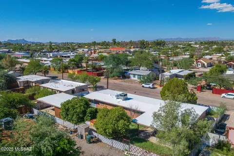 View/Area - 830 E Halcyon Rd, Tucson, AZ 85719 photo 2 of 4