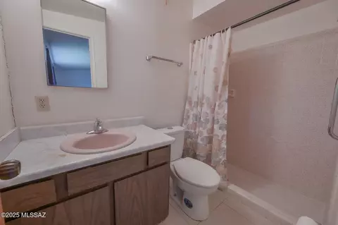 Bath - 830 E Halcyon Rd, Tucson, AZ 85719 photo 3 of 3