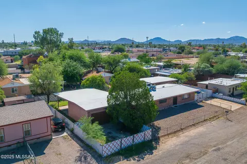 View/Area - 830 E Halcyon Rd, Tucson, AZ 85719 photo 4 of 4