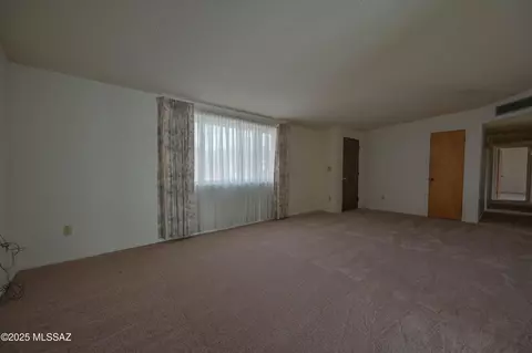 Living - 830 E Halcyon Rd, Tucson, AZ 85719 photo 1 of 3
