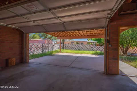 Exterior - 830 E Halcyon Rd, Tucson, AZ 85719 photo 7 of 7