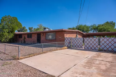 Exterior - 830 E Halcyon Rd, Tucson, AZ 85719 photo 2 of 7